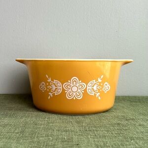 VINTAGE PYREX 473 sunny golden orange ⭐️        1 quart w/floral